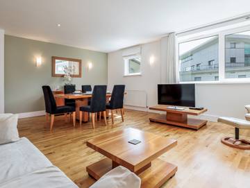 Log Cabin for 4 People in Poole, Poole Harbour, Photo 1