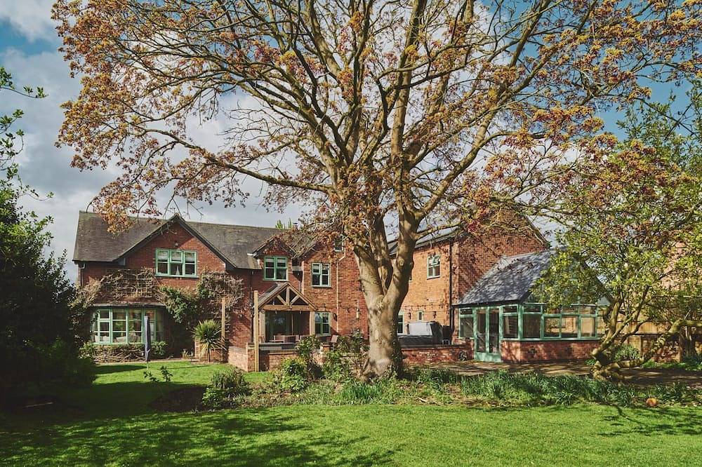 Sandy Hill Farm -  Luxury Cottages in Staffordshire
