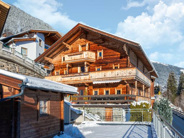 Ferienhaus für 14 Personen, mit Terrasse und Sauna in Hippach