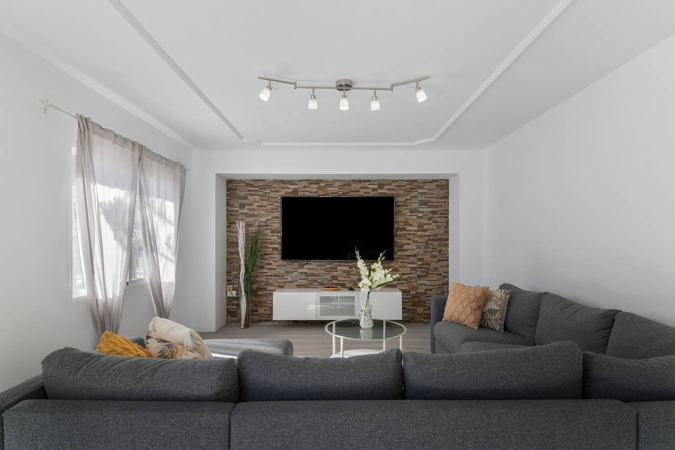 Vacation Home 'Zoiben' with Mountain View, Private Terrace and Wi-Fi in Molino de Viento, San Nicolás de Tolentino