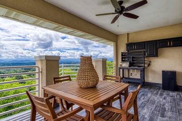 Log Cabin for 12 Guests in Sevierville, Sevier County, Picture 2