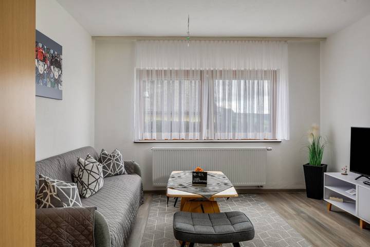 Entire apartment, Apartment 'Haus Sommerberg' with Private Terrace, Shared Garden and Wi-Fi in Waldau (Titisee-Neustadt), Titisee-Neustadt