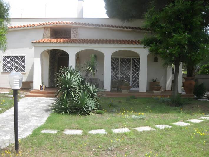 Location de vacances pour 3 personnes, avec Jardin à Bari
