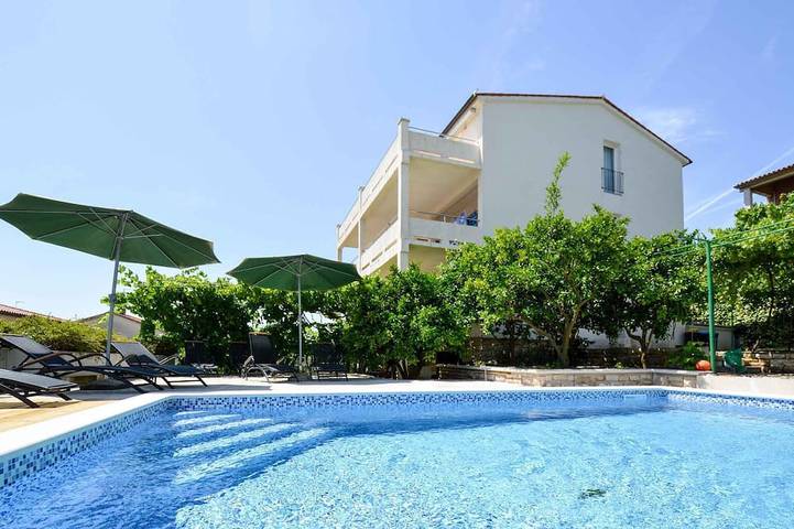Holiday apartment for 8 people, with garden and pool - 1