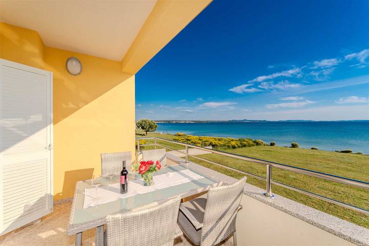 Ferienwohnung für 4 Personen, mit Balkon in Privlaka