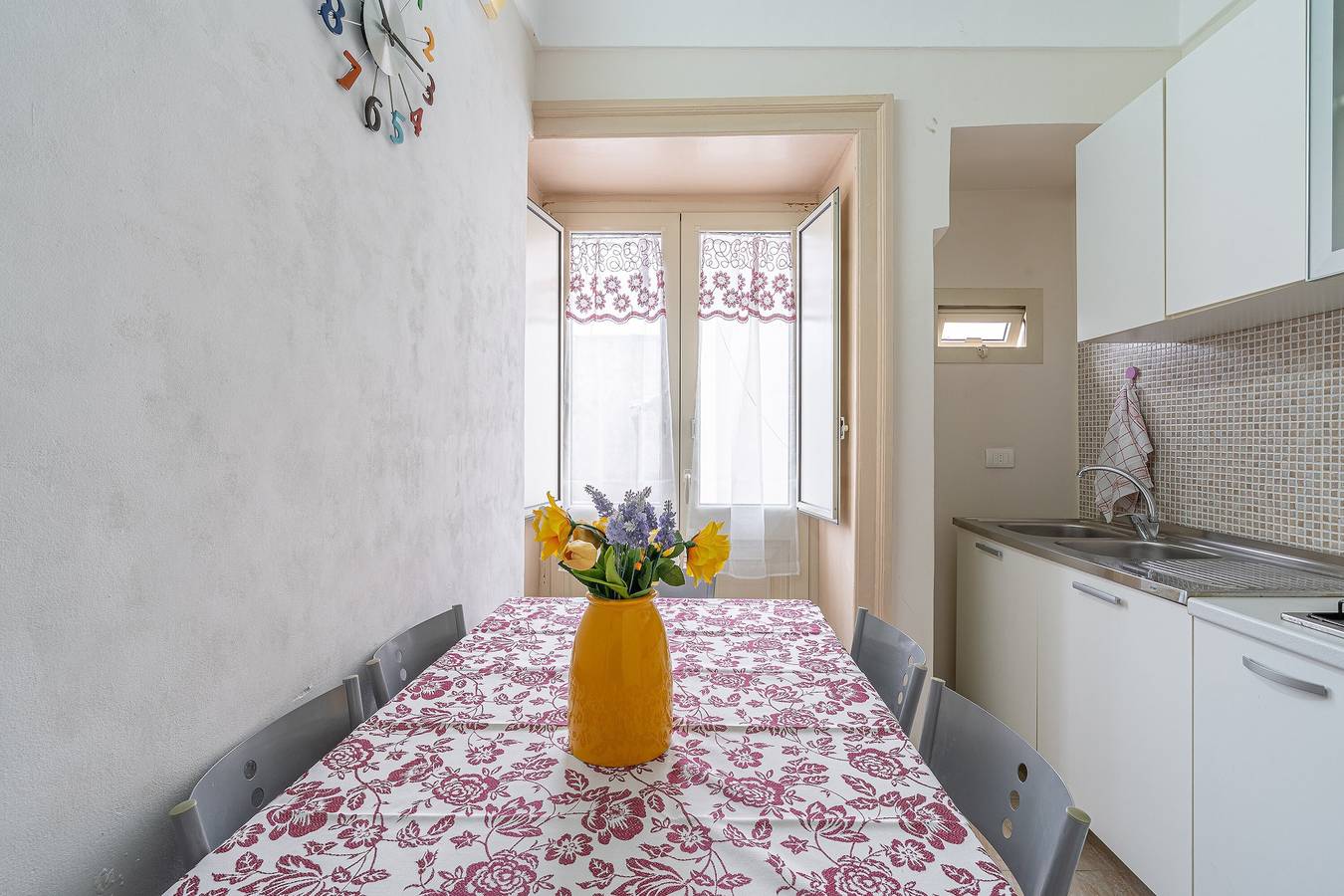 Appartamento intero, Appartamento 'Principe Umberto' con Terrazza in Comune, Wi-Fi e Aria Condizionata in Avola, Siracusa e dintorni