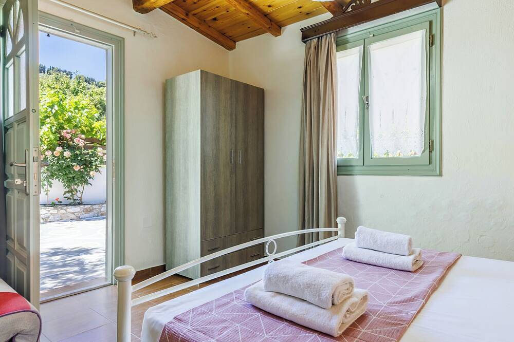 Villa Anagennisis, een prachtige villa met semi-privéstrand en een prachtig uitzicht in Sporaden