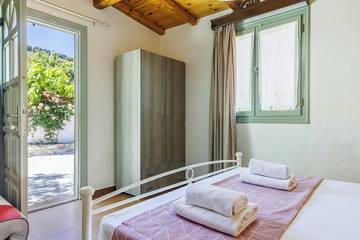 Villa for 5 People in Skopelos, Decentralized Administration of Thessaly - Central Greece, Photo 3