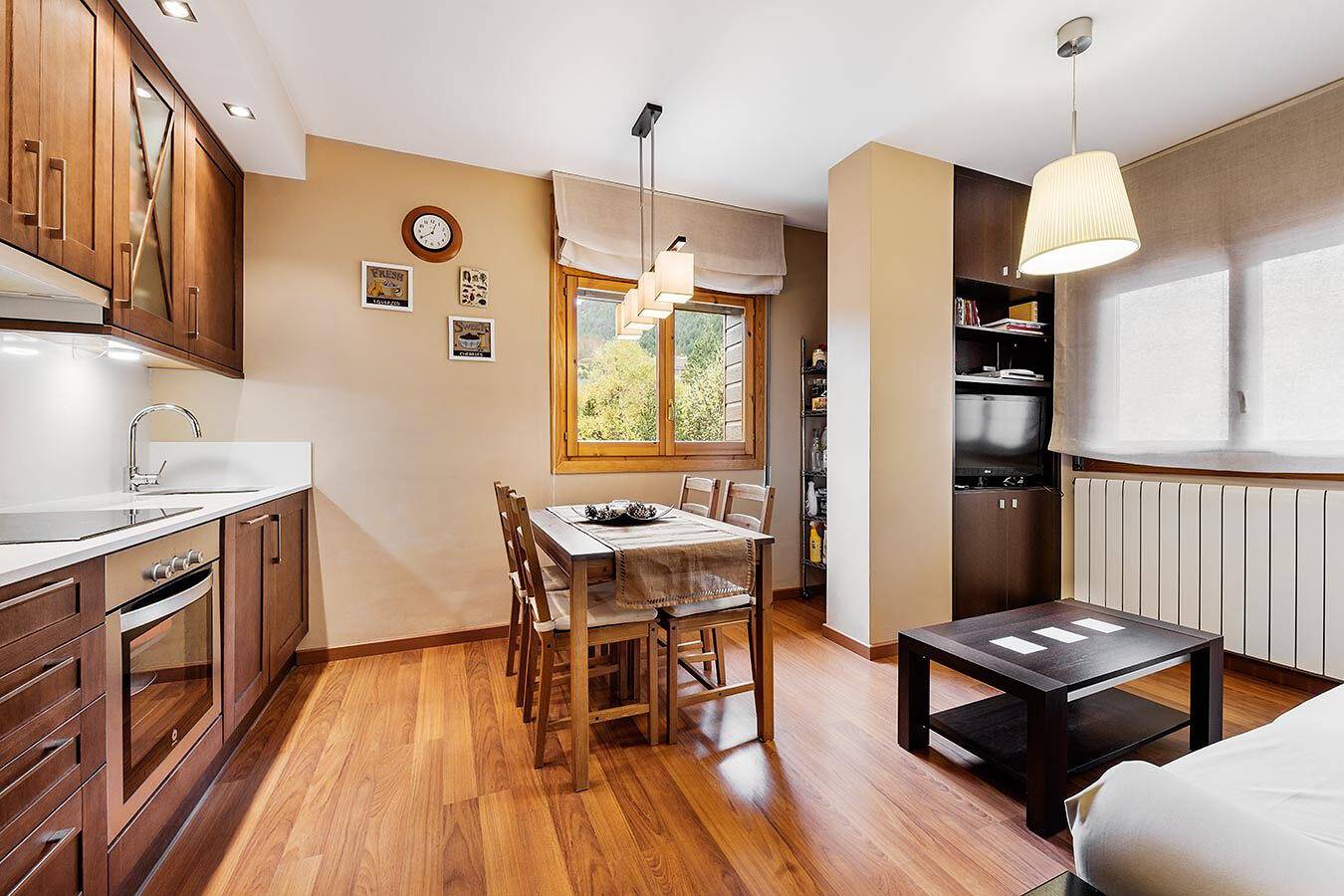 Appartement entier, Appartement douillet d'Onís avec WiFi, couverts et chauffage in Onís, Asturias Province