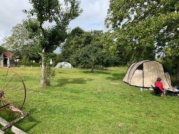 Gîte pour 5 personnes, avec jardin à Les Cresnays