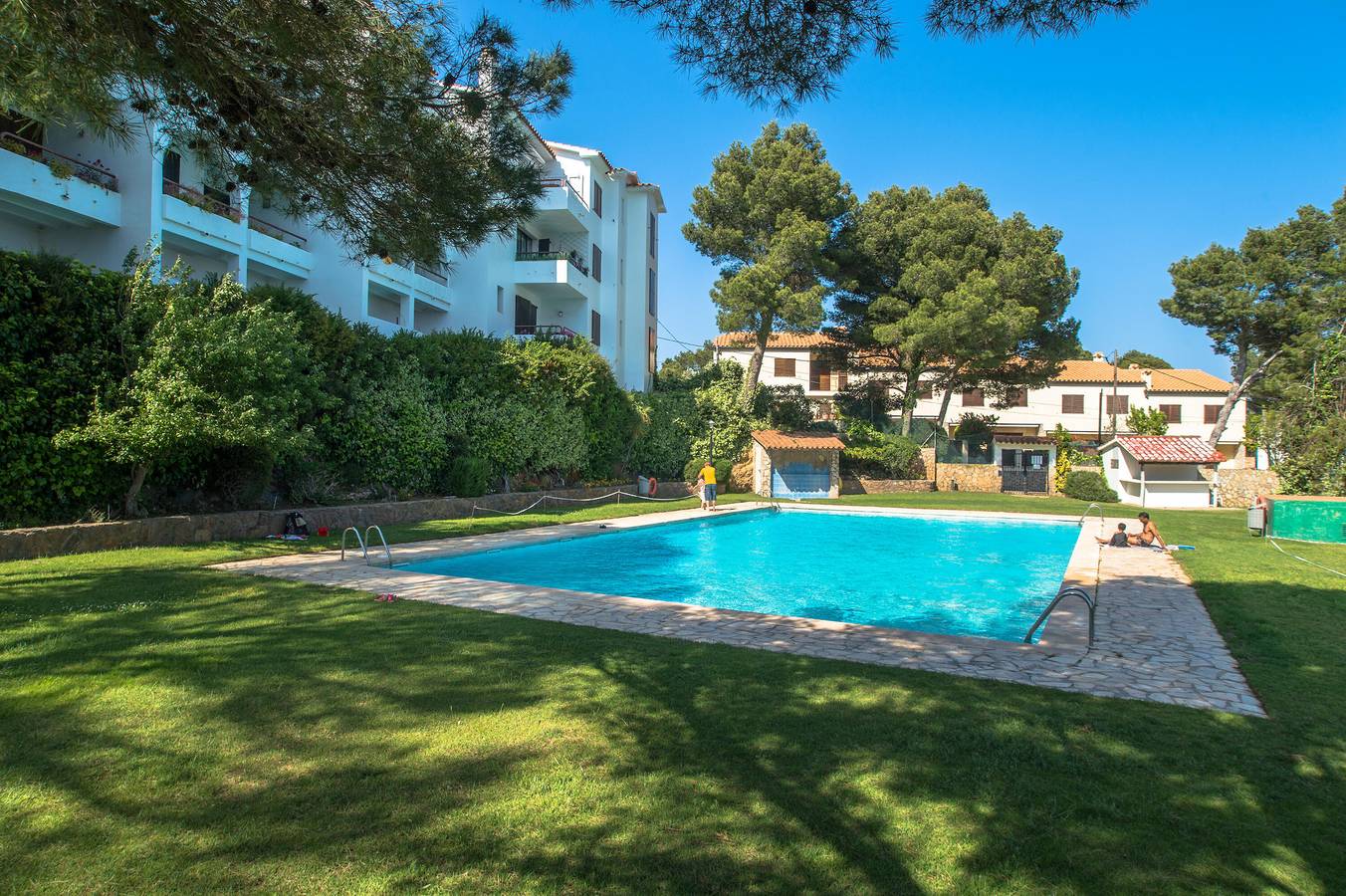 Apartamento entero, Bonito apartamento con vistas al mar y piscina. in sa Tuna, Begur