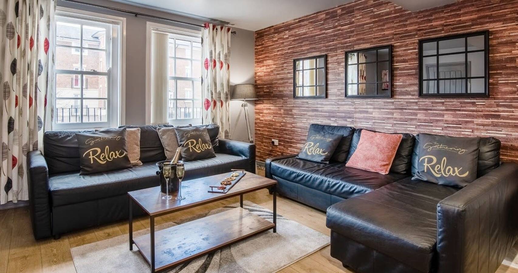 Entire apartment, The Gathering Chester 1 Sleeps 14 Very Close to City Centre in Chester, Cheshire West and Chester