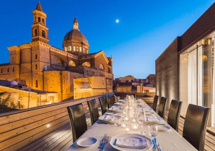 Hotel für 5 Personen, mit Terrasse und Whirlpool in Favara
