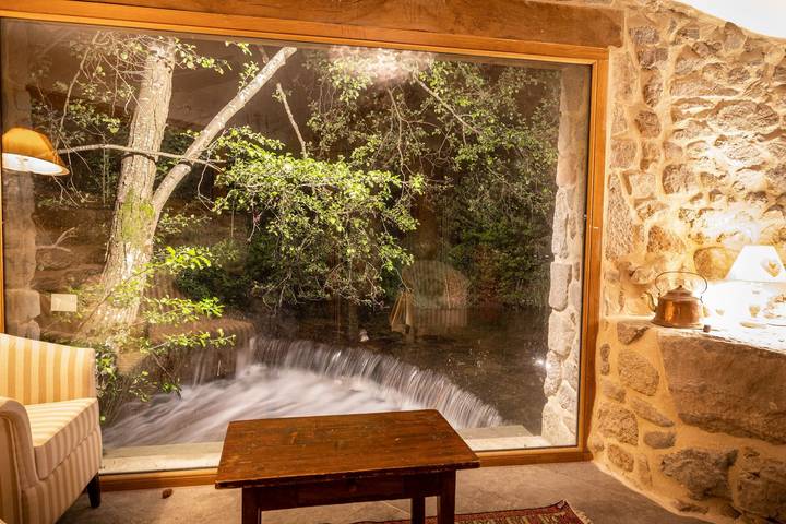 Location de vacances pour 6 personnes, avec jardin et vue à Bourg-Argental - 4