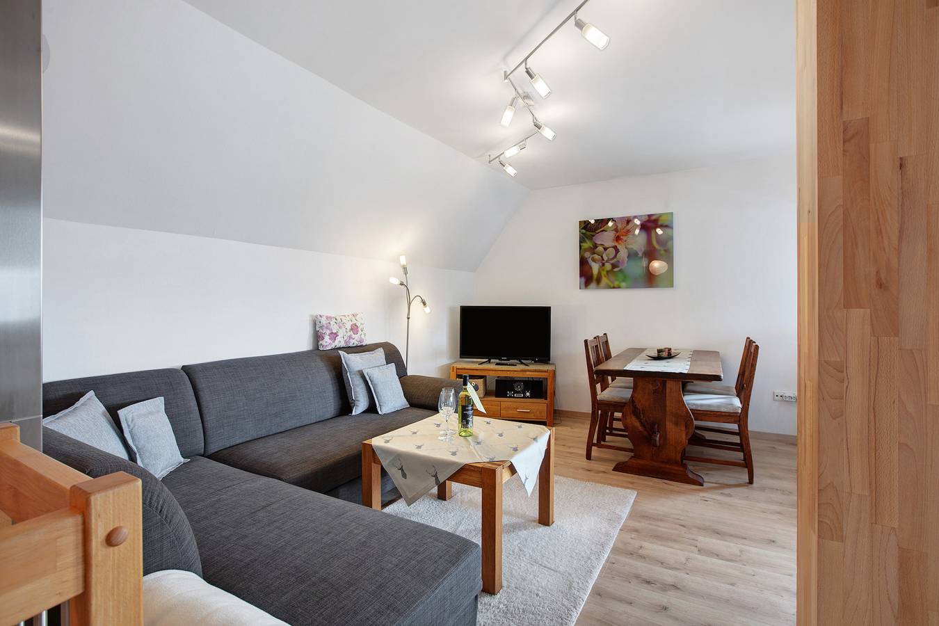 Ganze Wohnung, Ferienwohnung 'Am Blumengässle' mit Gemeinschaftsgarten, Balkon und Wi-Fi in Müllheim, Südschwarzwald