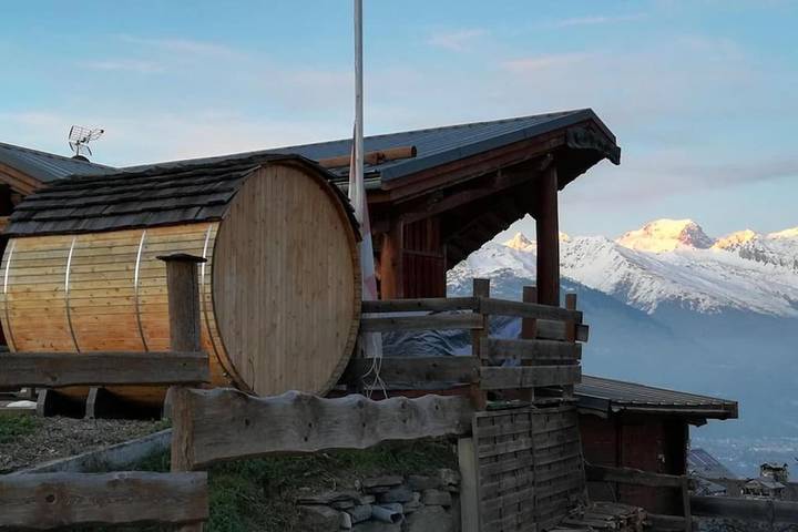 Gîte pour 25 personnes, avec Balcon et Jacuzzi ainsi que Terrasse et Jardin dans Station de Montchavin les Coches - 2