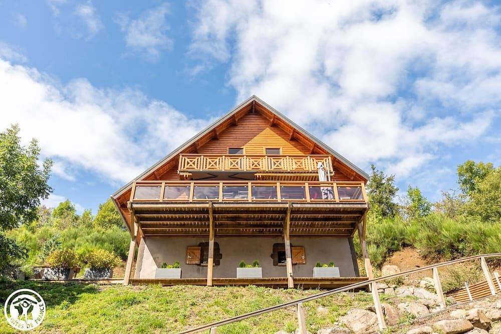 Gîte pour 9 Personnes dans Besse-et-Saint-Anastaise, Massif central