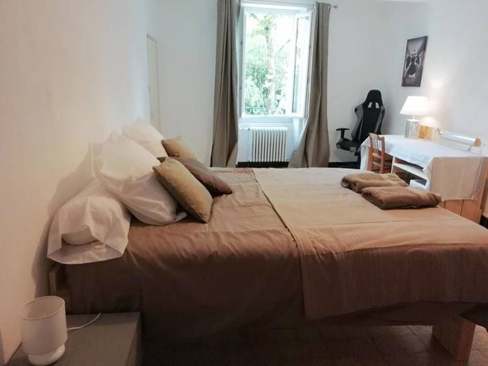Location de vacances pour 10 personnes, avec piscine ainsi que vue et terrasse, animaux acceptés à Céreste - 3