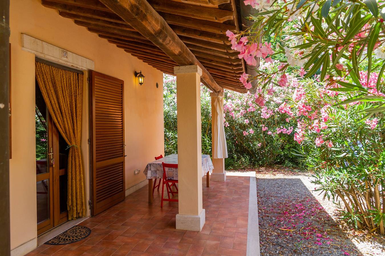 Agriturismo "Bilo Iris" with Pool, Wi-Fi & Garden in Grosseto, Grosseto Province