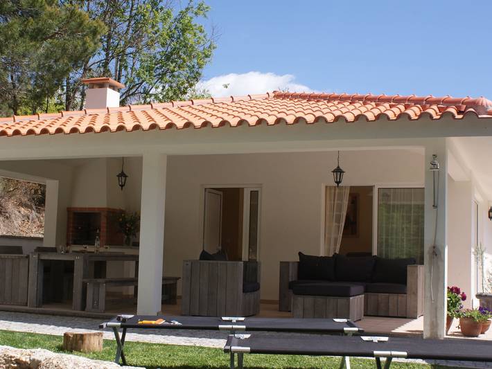 Casas e apartamentos de temporada para 5 pessoas, com jardim e piscina na Serra da Estrela