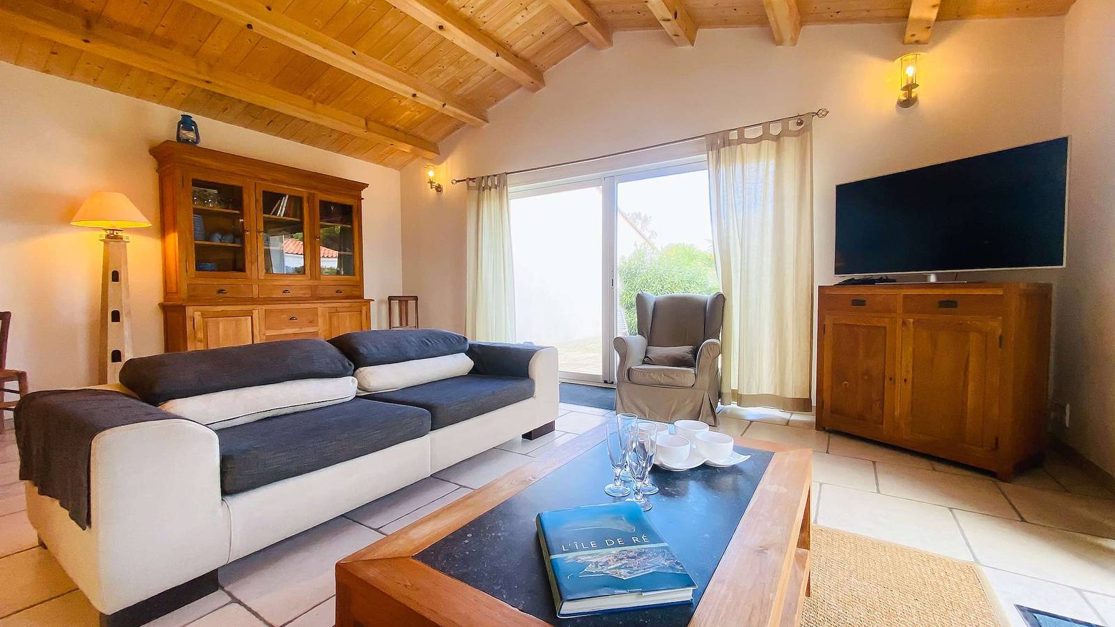 Ganze Ferienwohnung, Ferienwohnung für 6 Personen mit Garten in La Couarde-sur-Mer, Ile de Re