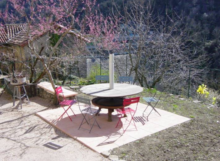 Gîte pour 4 personnes, avec terrasse et jardin à Viala-du-Tarn