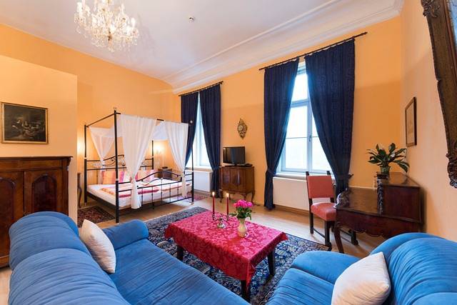 Schlosshotel Rühstädt Garni - Doppelzimmer oder Einzelzimmer mit Frühstück in Rühstädt, Prignitz