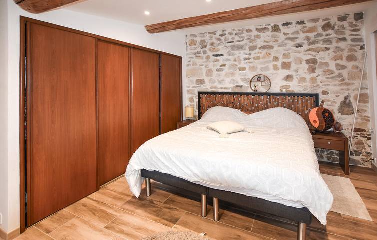 Un charmant appartement à 2 km de Caveirac : appartement avec piscine, jardin et Wi-Fi in Langlade, Région de Nîmes