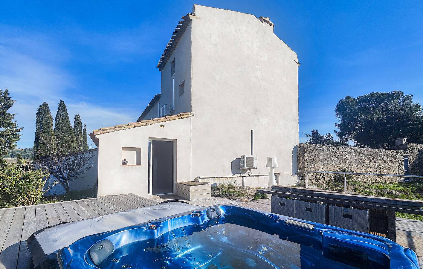 Geräumige 2-Zimmer-Wohnung mit Pool, WLAN und Parkplatz in der Nähe von Rieux-Minervois in Rieux-Minervois, Carcassonne und Umgebung
