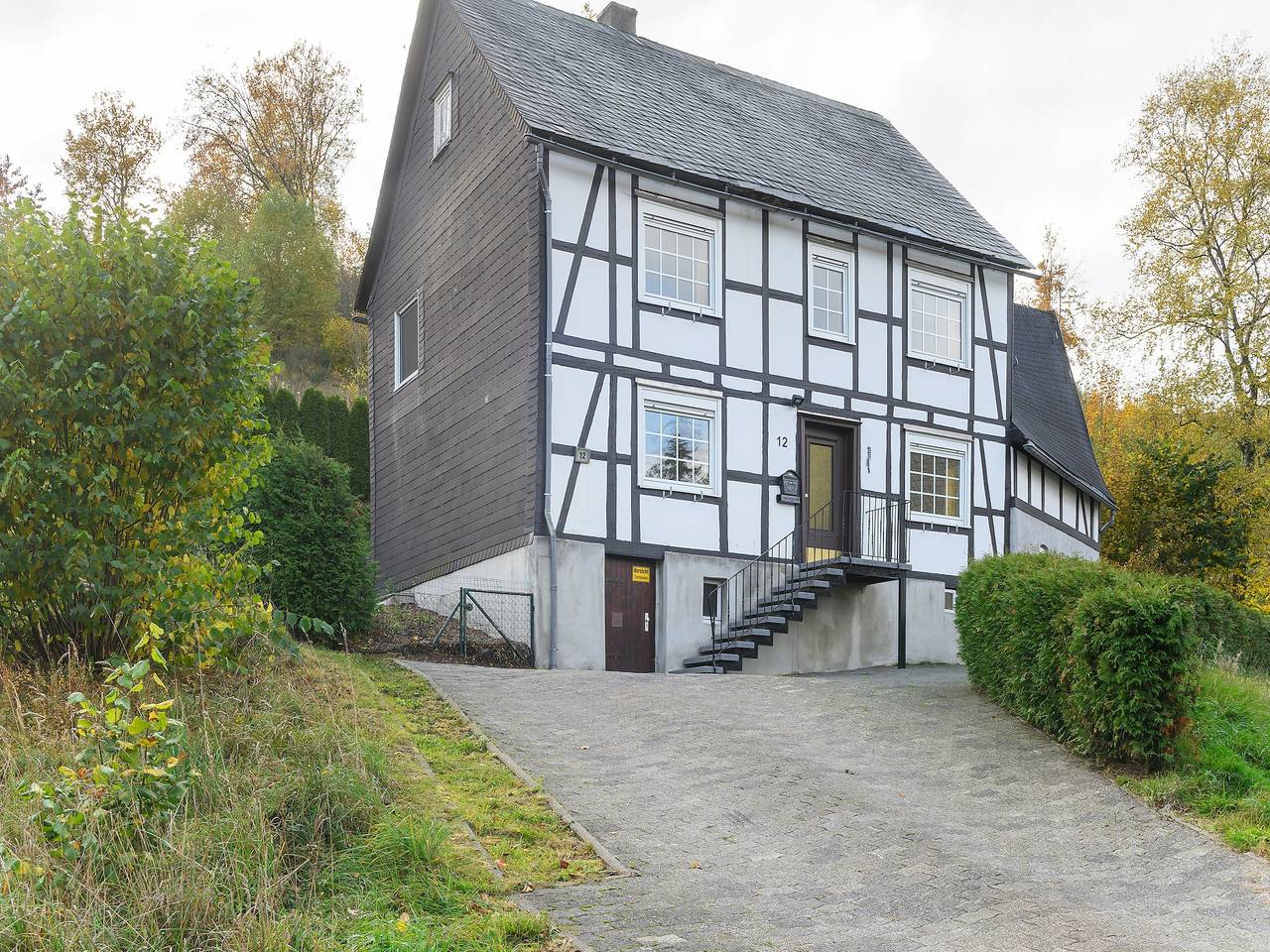 Haus Ruhrquelle Terrasse und Garage bei Winterberg in Winterberg, die Mittelgebirge
