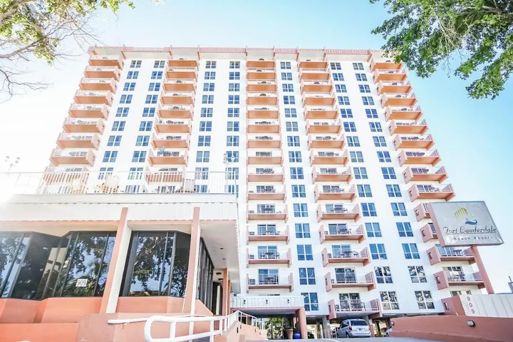 Aparthotel para 6 personas, con sauna y piscina además de balcón y jacuzzi - 1