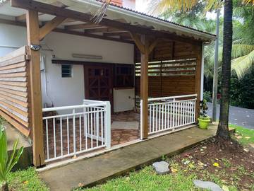 Gîte pour 2 personnes, avec terrasse à Capesterre-Belle-Eau