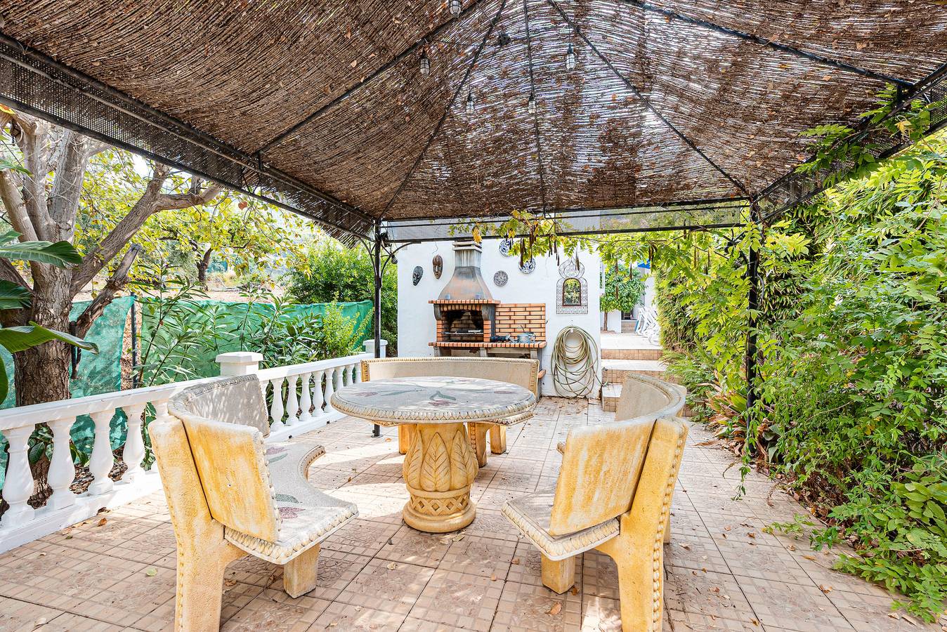 Casa vacacional 'Villa Eden' con vistas a la montaña, Wi-Fi y aire acondicionado in Alcaucín, Provincia de Málaga