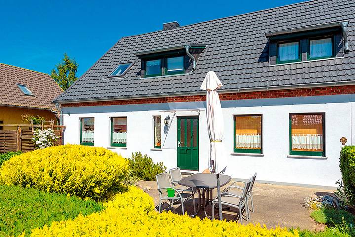 Ferienwohnung für 4 Personen, mit Terrasse und Garten in Glowe - 2