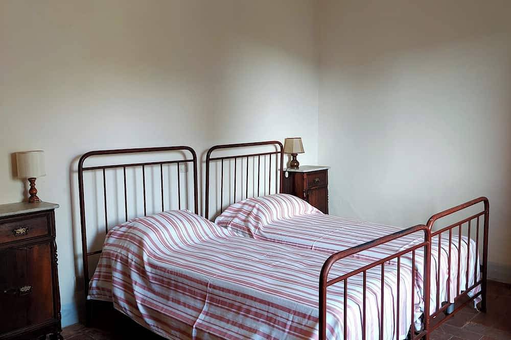 Villa Ca' di Monte, romantica casa d'epoca sospesa nel tempo in Pontassieve, Chianti