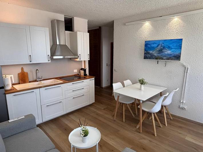 Ferienwohnung für 5 Personen, mit Terrasse und Pool sowie Sauna und Ausblick - 1