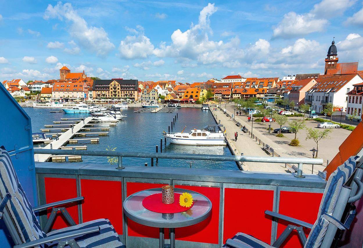 Ganze Wohnung, Komfortables Apartment Hafenmeisterei 8 mit Seeblick und Balkon in Waren in Waren (Müritz), Müritz