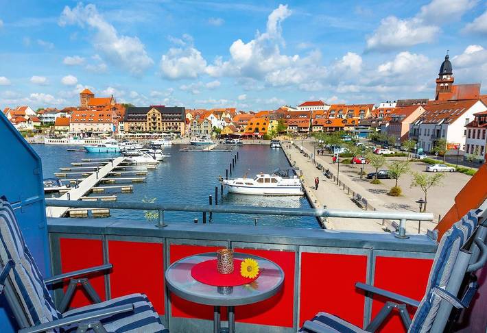 Ferienwohnung für 4 Personen, mit Balkon und Seeblick in Waren (Müritz)