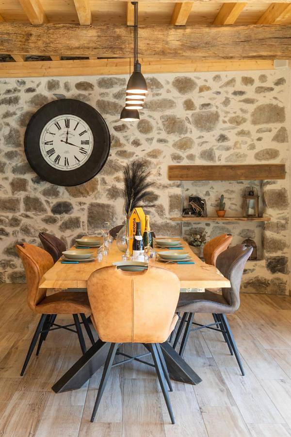 Location de vacances pour 9 personnes, avec piscine et sauna ainsi que jardin et vue à Ayzac-Ost - 4