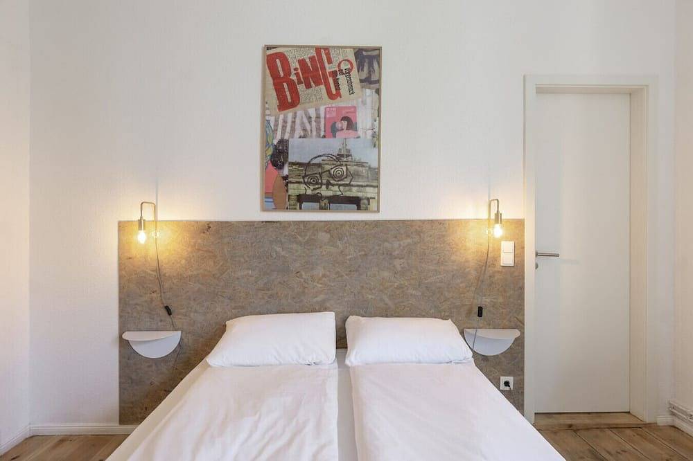 Ganze Wohnung, Mooeve Boxi 15 - Large Apartment with balcony in Friedrichshain - Kreuzberg, Berlin