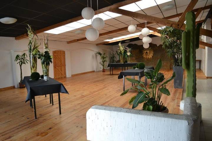 Maison d’hôte pour 54 personnes, avec vue ainsi que terrasse et jardin dans la Sarthe - 2