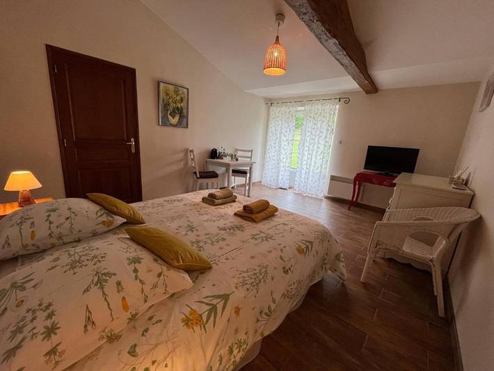 Chambre d’hôte pour 2 personnes, avec vue ainsi que jardin et piscine dans Sèvremont - 3