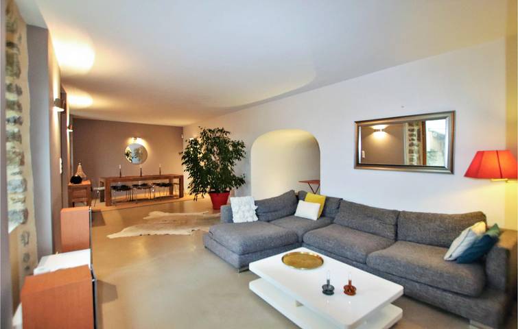 Location de vacances pour 10 personnes, avec piscine ainsi que jardin et terrasse à Saint-Étienne-de-Boulogne - 4