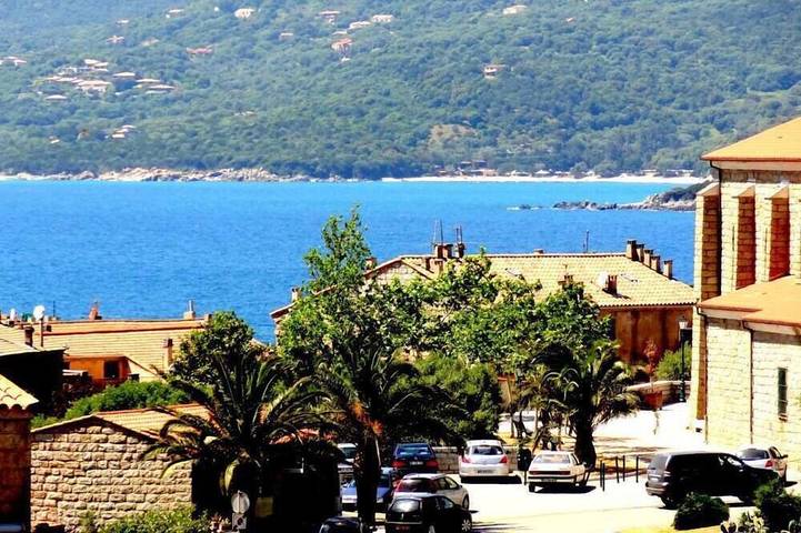 Gîte pour 4 personnes, avec terrasse dans Office De Tourisme De Propriano