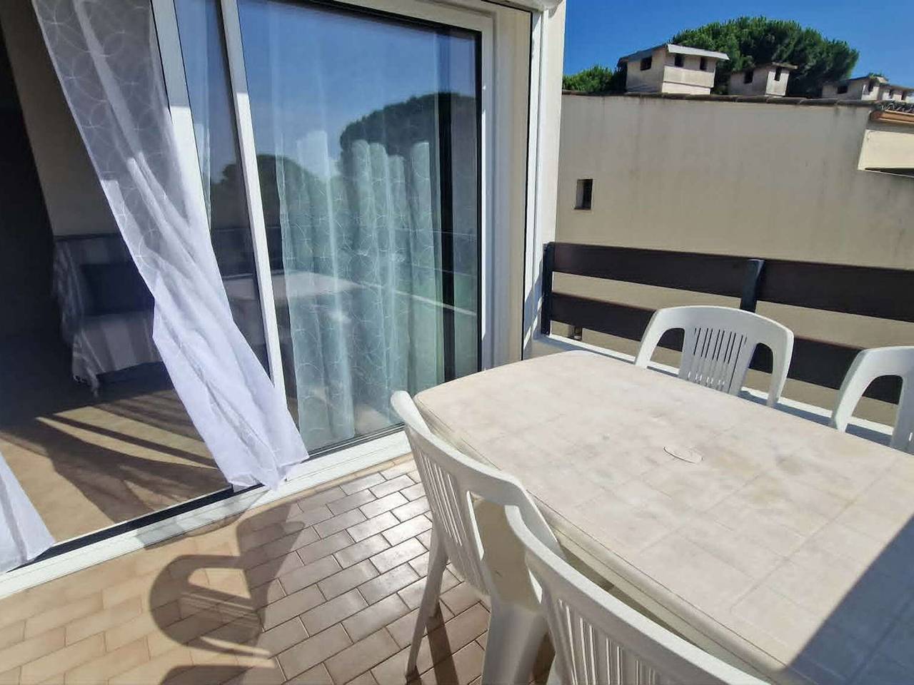 Studio entier, Studio cab. climatisé avec terrasse, pk privé et piscine - Grau d'Agde in Grau-d'Agde, Agde