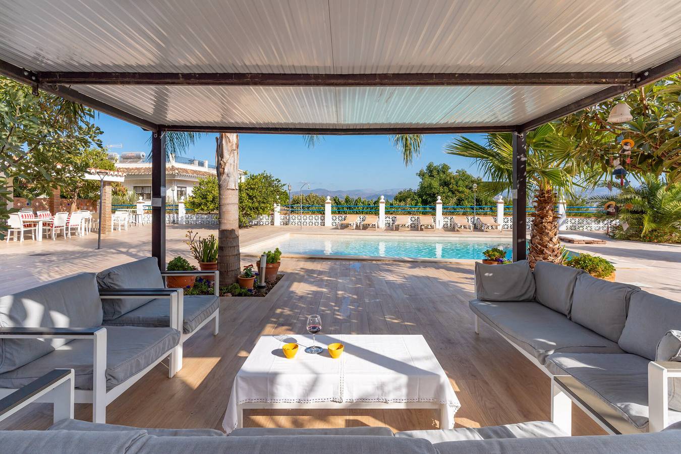 „Villa Isabella“ mit Bergblick, Wlan und Klimaanlage in Alhaurín de la Torre, Costa del Sol