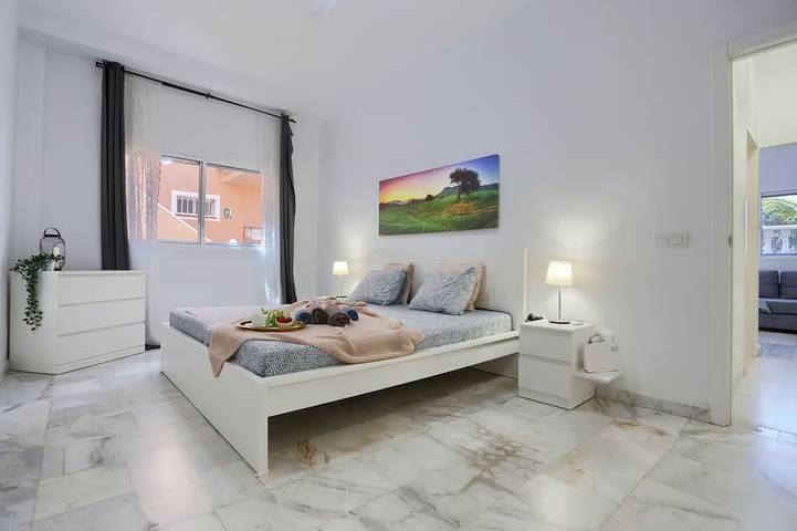 Ganze Wohnung, The Stone Apartment, Los Gigantes, Heated Pool in Playa de los Guíos, Santiago del Teide