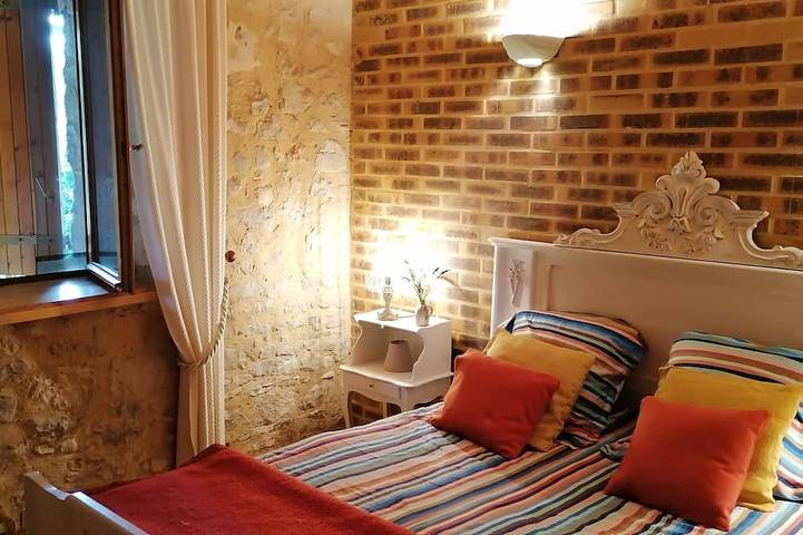 Location de vacances pour 6 personnes, avec jardin et terrasse à Limeyrat - 3