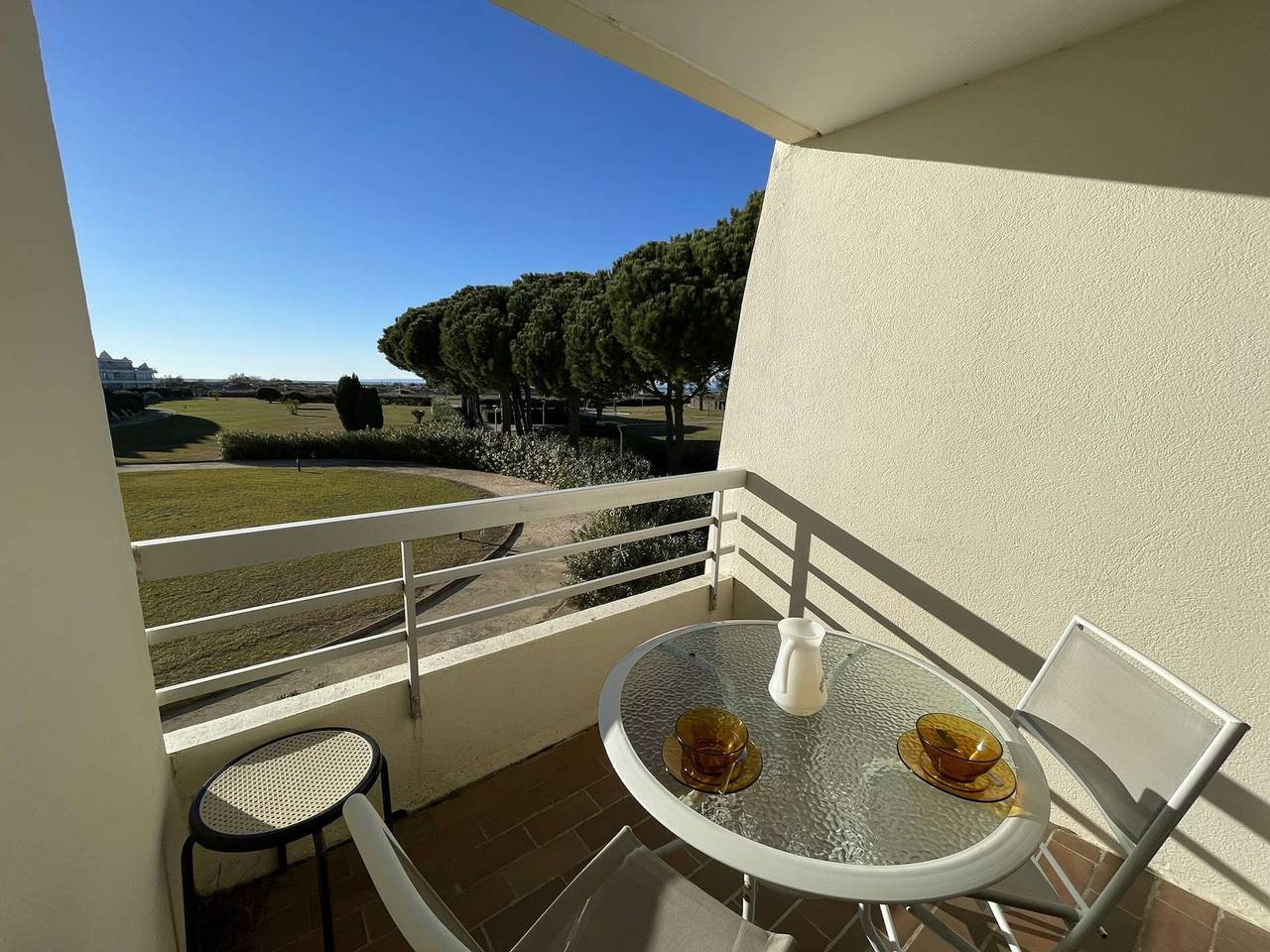 Appartement entier, Studio Cabine 4 Couchages avec Terrasse et Parking Privé, Accès Direct Plage - Port Camargue in Port Camargue, Le Grau-du-Roi