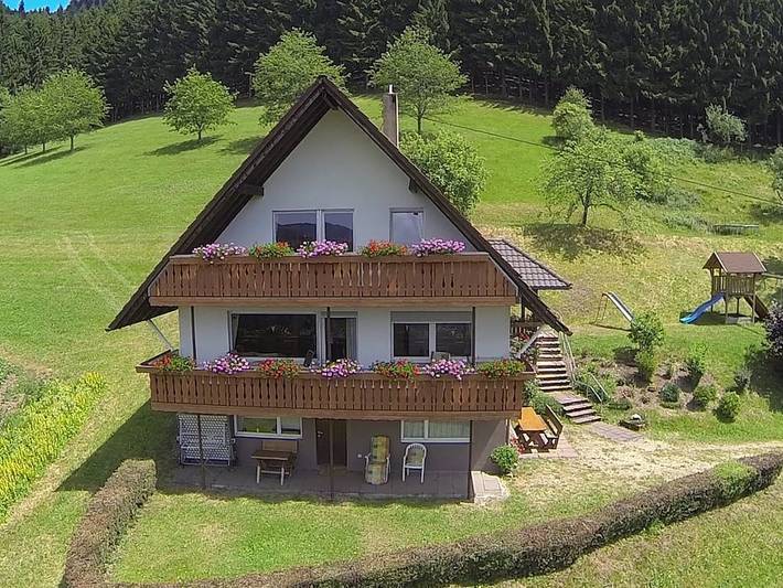 Ferienhaus für 4 Personen, mit Pool und Ausblick sowie Balkon - 1